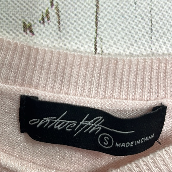 On twelfth Pink Snake Skin Sleeves Sweater Size Small - Picture 3 of 7